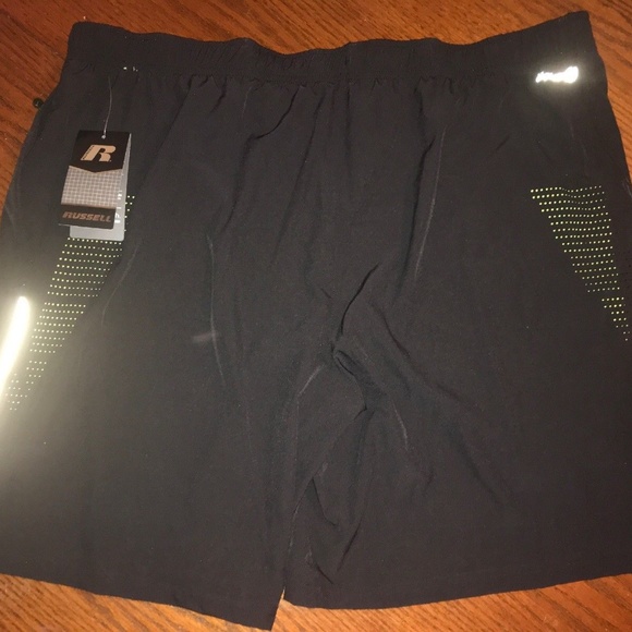 Russell Men's 9" 2 in 1 Black Work Out Shorts - Picture 6 of 7